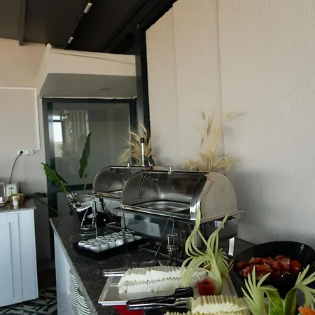 Brow Hotel 3*
